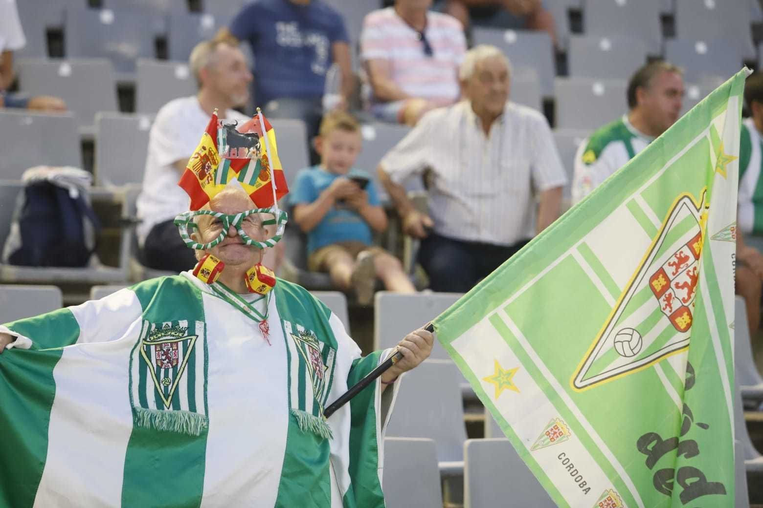 Las imágenes de la afición del Córdoba CF ante el Unionistas