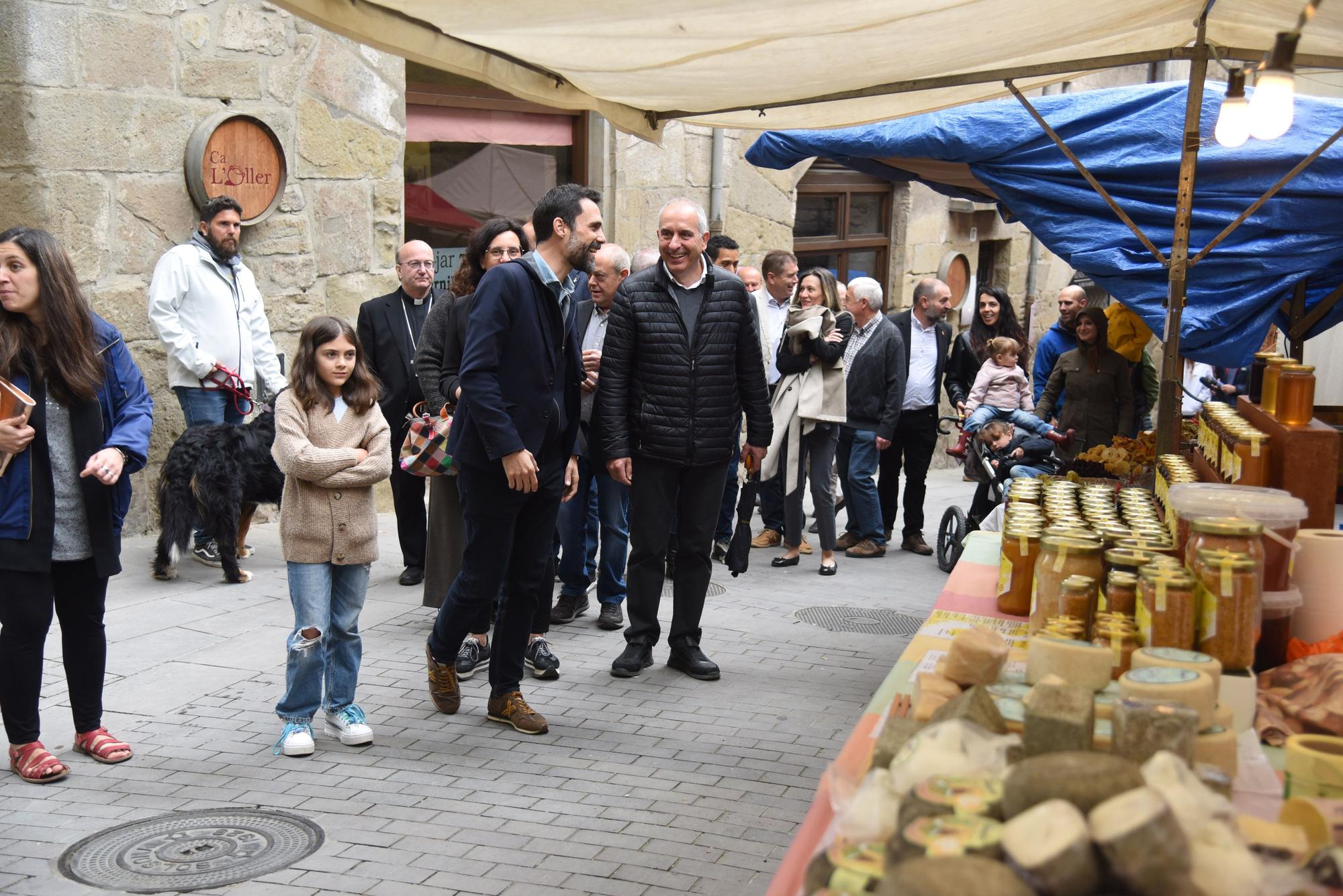 La Fira de Sant Isidre de Solsona obre amb ambient, però pendent del cel