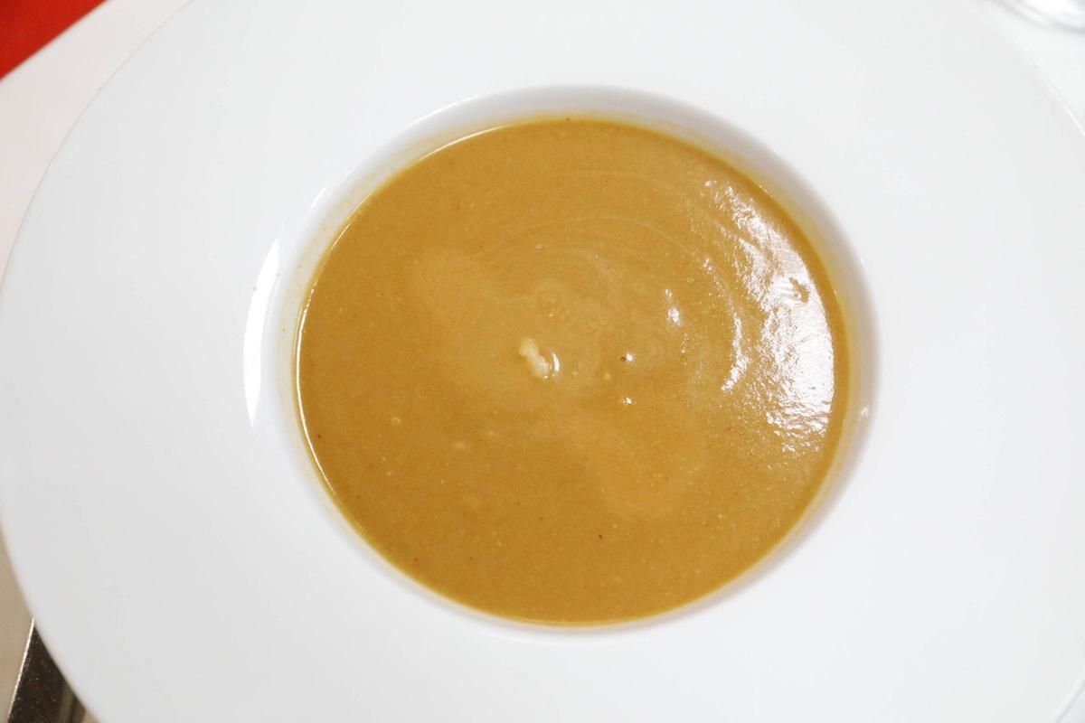 Langostinos, lubina y paletilla para la última Nochebuena en uno de los templos de la cocina en Asturias, que cierra