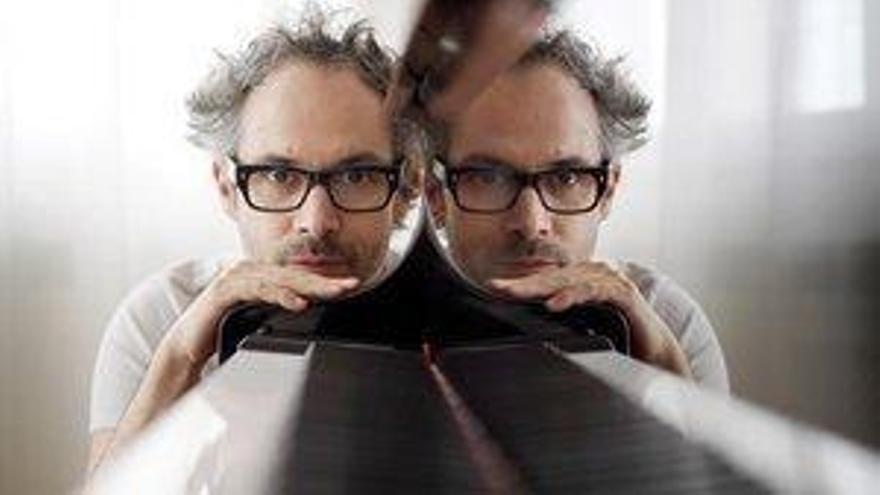 El pianista James Rhodes pide &quot;un santuario&quot; para Extremoduro en Plasencia