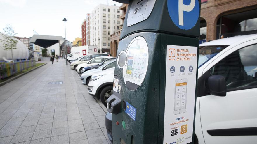 Ojo en la zona azul de Avilés: habrá que mover el coche al vencer el ticket (entre otros cambios)