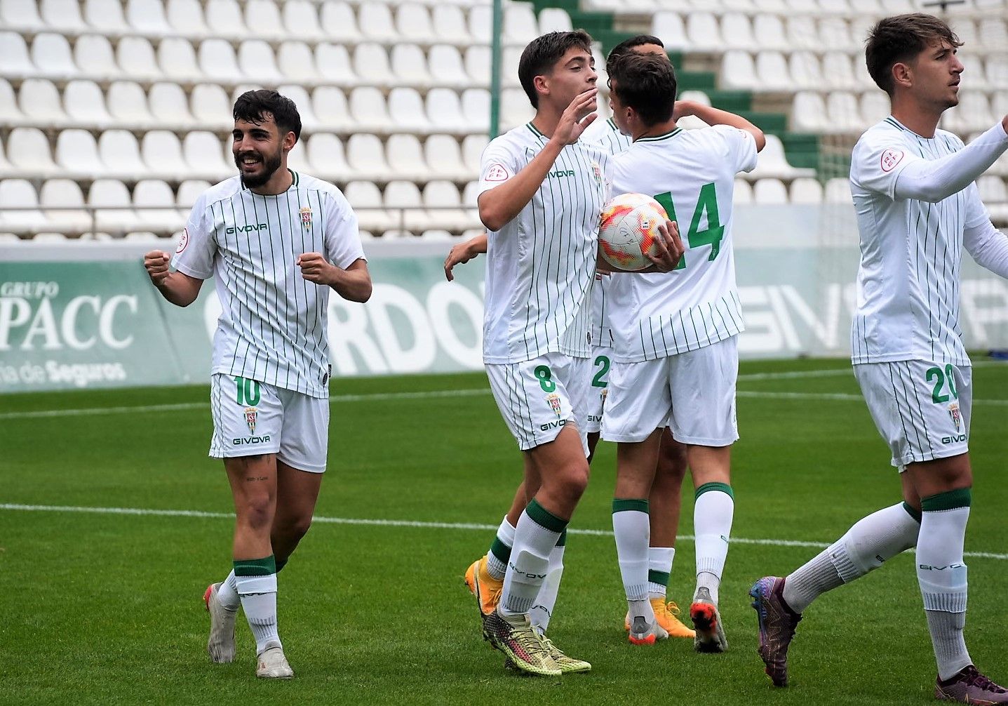 Las imágenes del Córdoba CF B-Ciudad de Lucena