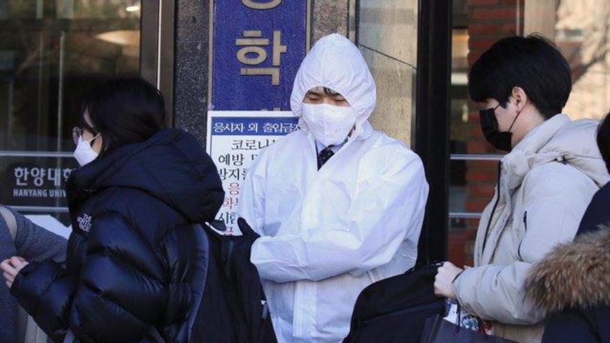 Coronavirus: Corea del Sur suma 893 casos y planea una cuarentena estricta