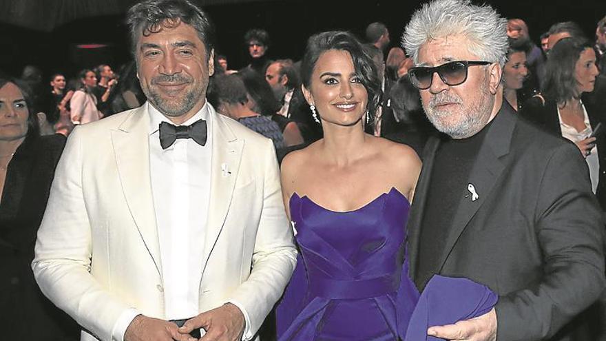 Sanz, Almodóvar, Pe y Bardem, solidarios