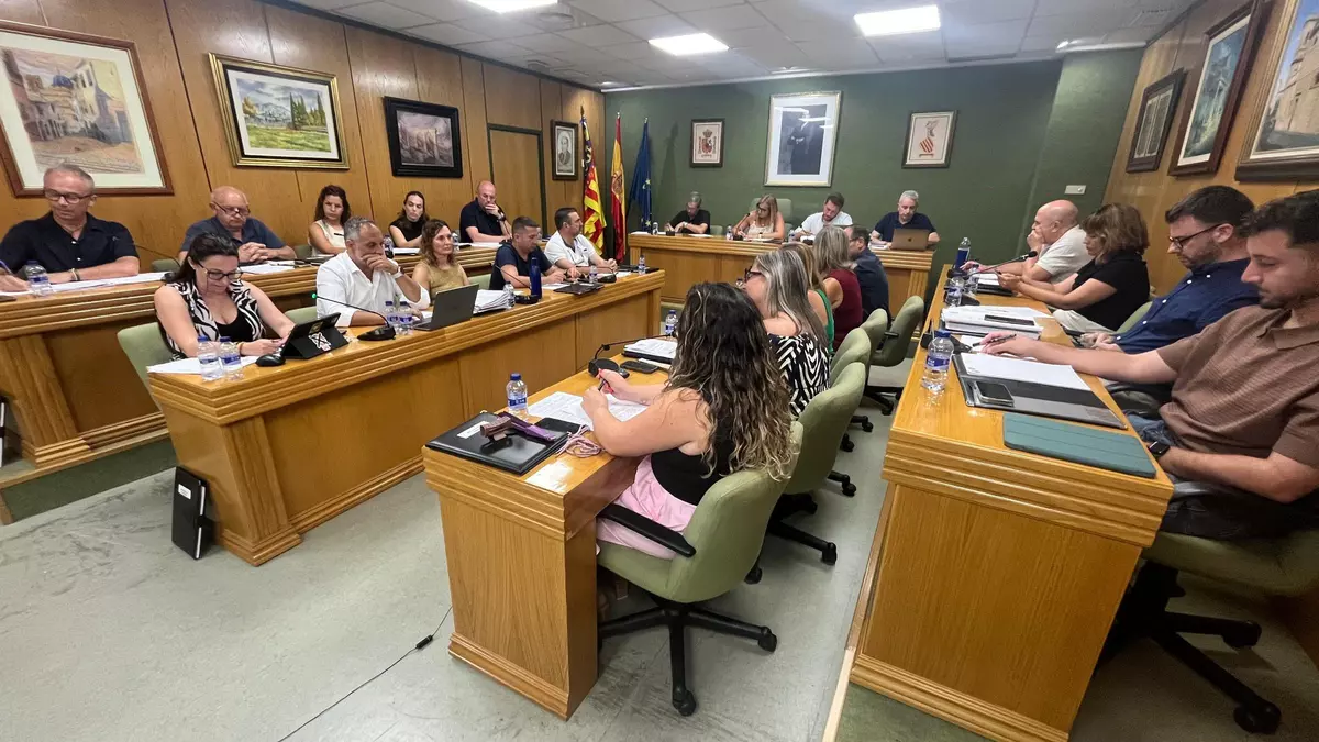 Petrer aprueba su primera relación de puestos de trabajo