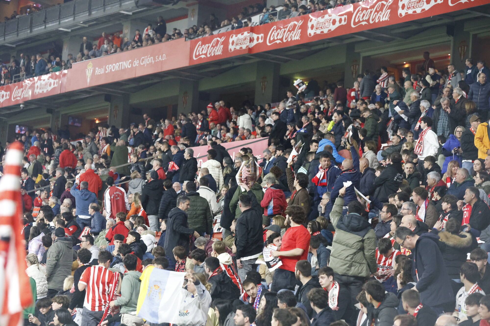 EN IMÁGENES: El Sporting - Tenerife disputado en El Molinón