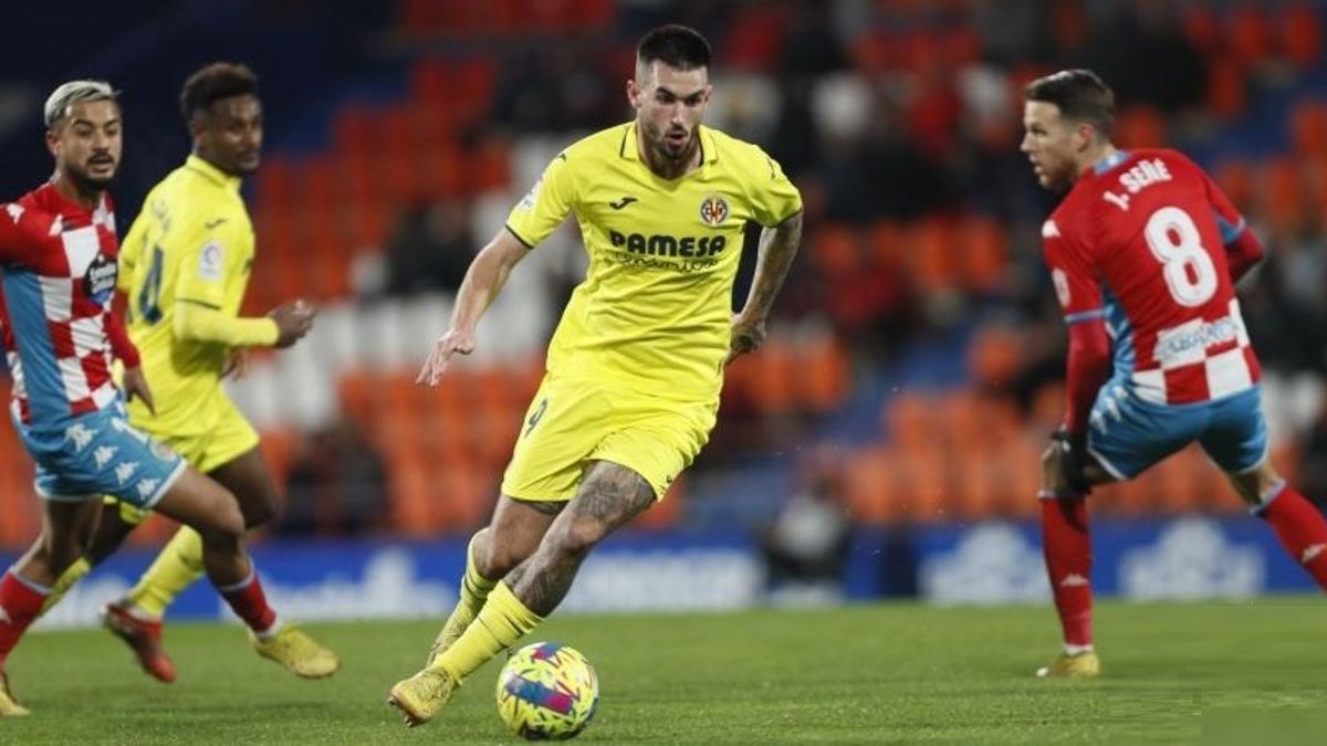 El delantero zaragozano Álex Millán fue el autor del primer gol del filial amarillo.