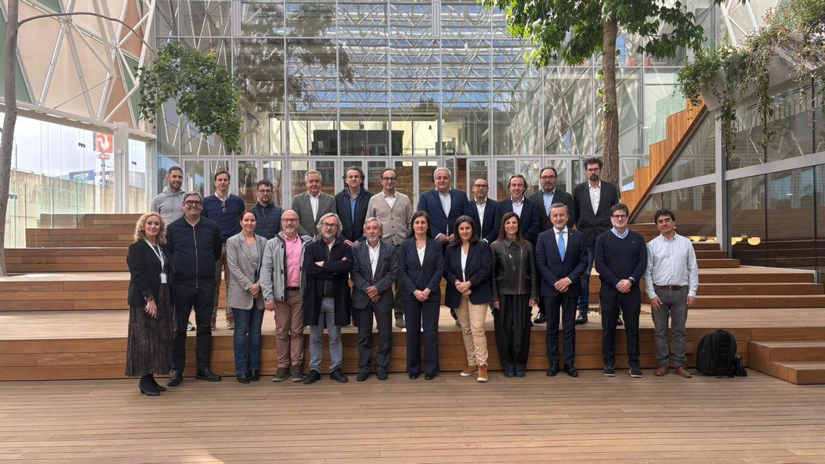 La Cámara celebró su pleno en las instalaciones de Bandalux, en A Sionlla