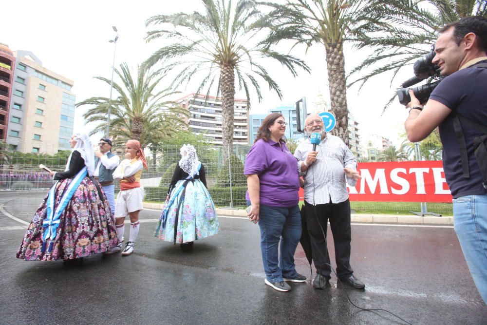 Primera mascletá de las Hogueras del 90 aniversario.