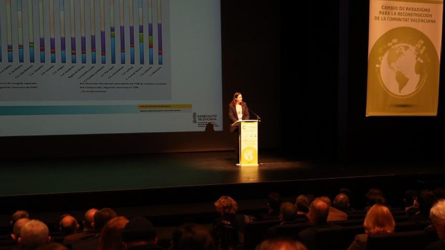 Un momento de la celebración de Ecoforum en el Paranimf de la Universitat Jaume I de Castellón, el encuentro que ha mostrado los avances empresariales y públicos ante el reto climático, ayer.