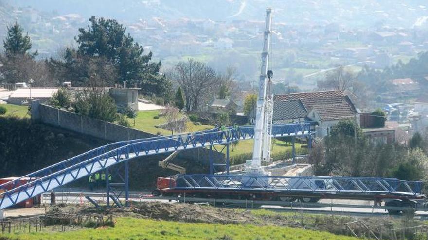 La Xunta acelera la instalación de la pasarela peatonal para evitar retenciones en el Corredor