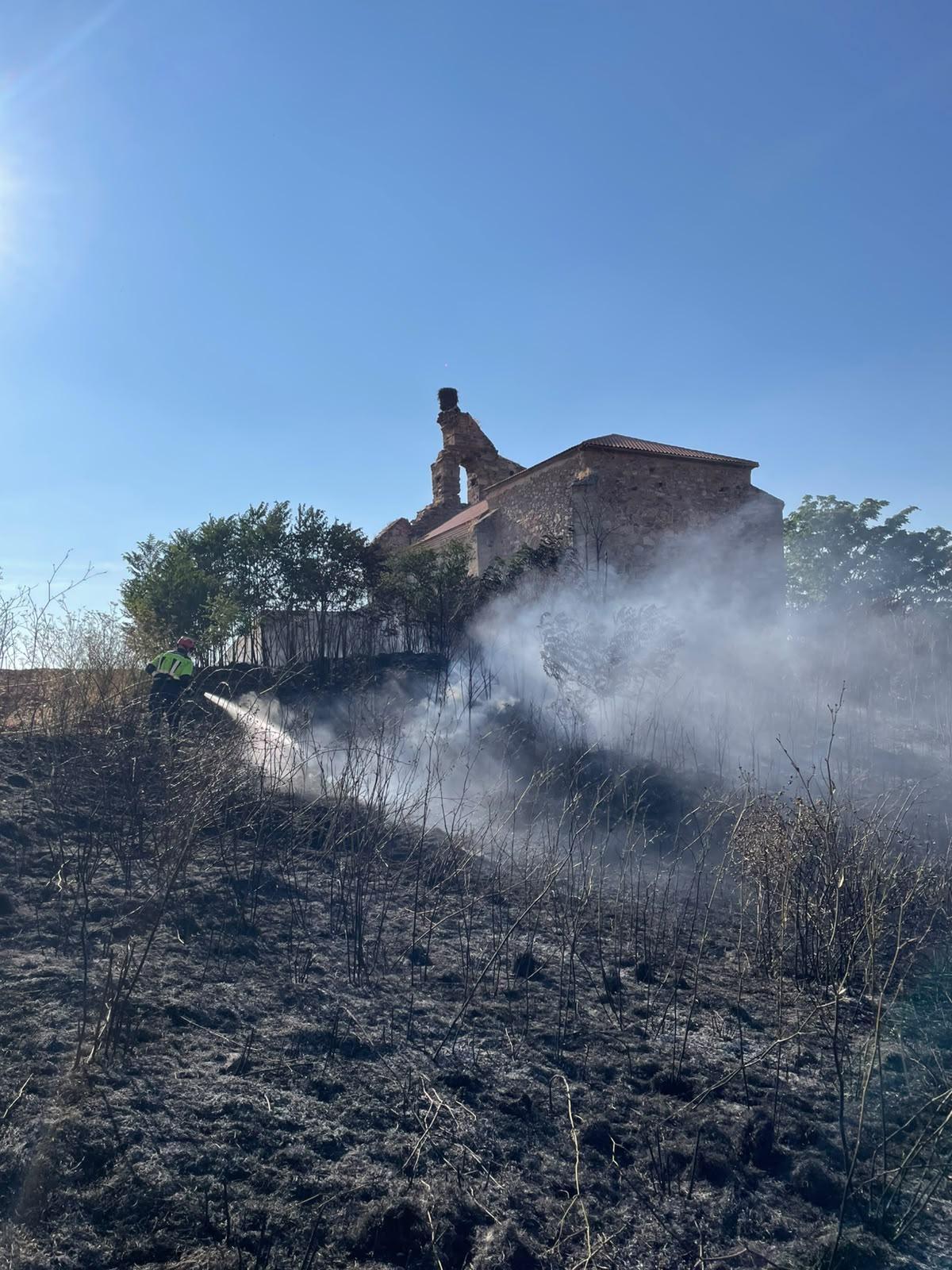 GALERÍA| Así se ha luchado contra el fuego en Cunquilla de Vidriales