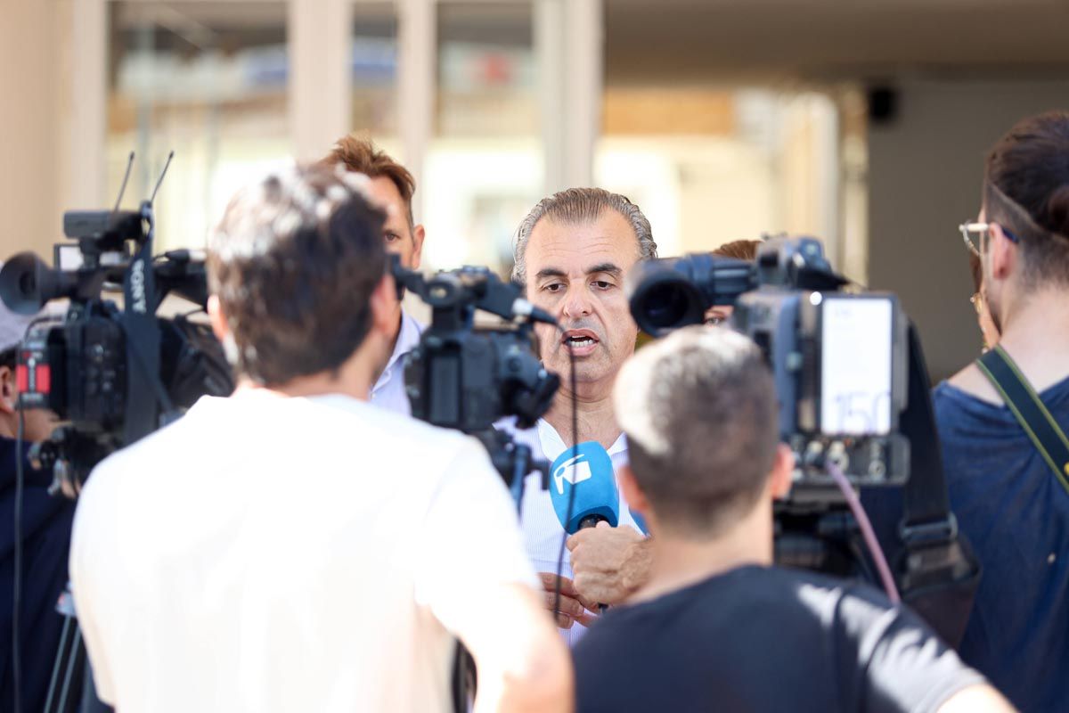 La visita al colegio Can Misses tras las inundaciones, en imágenes