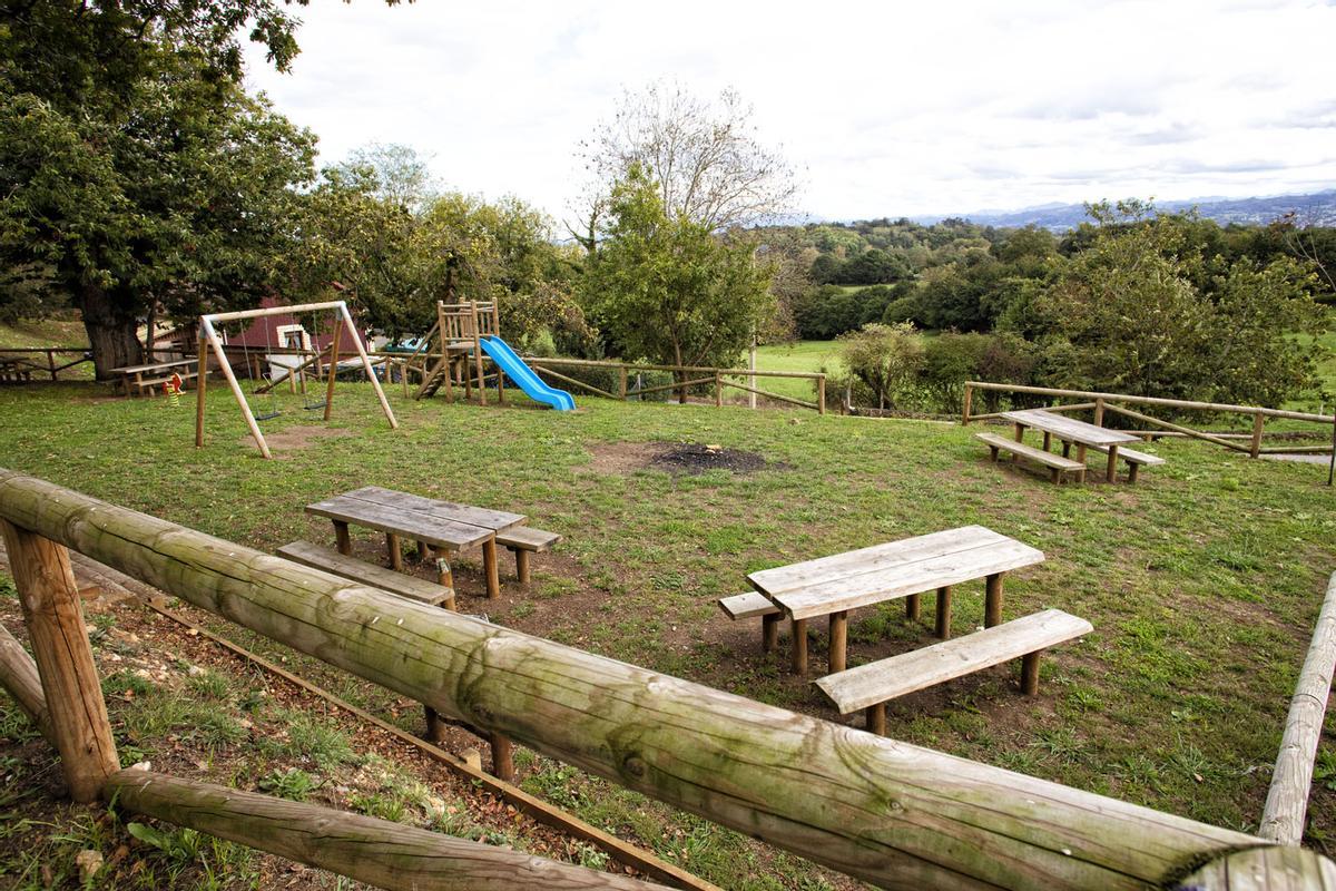 El área recreativa de Campiello, en Llanera, un paraíso entre castaños