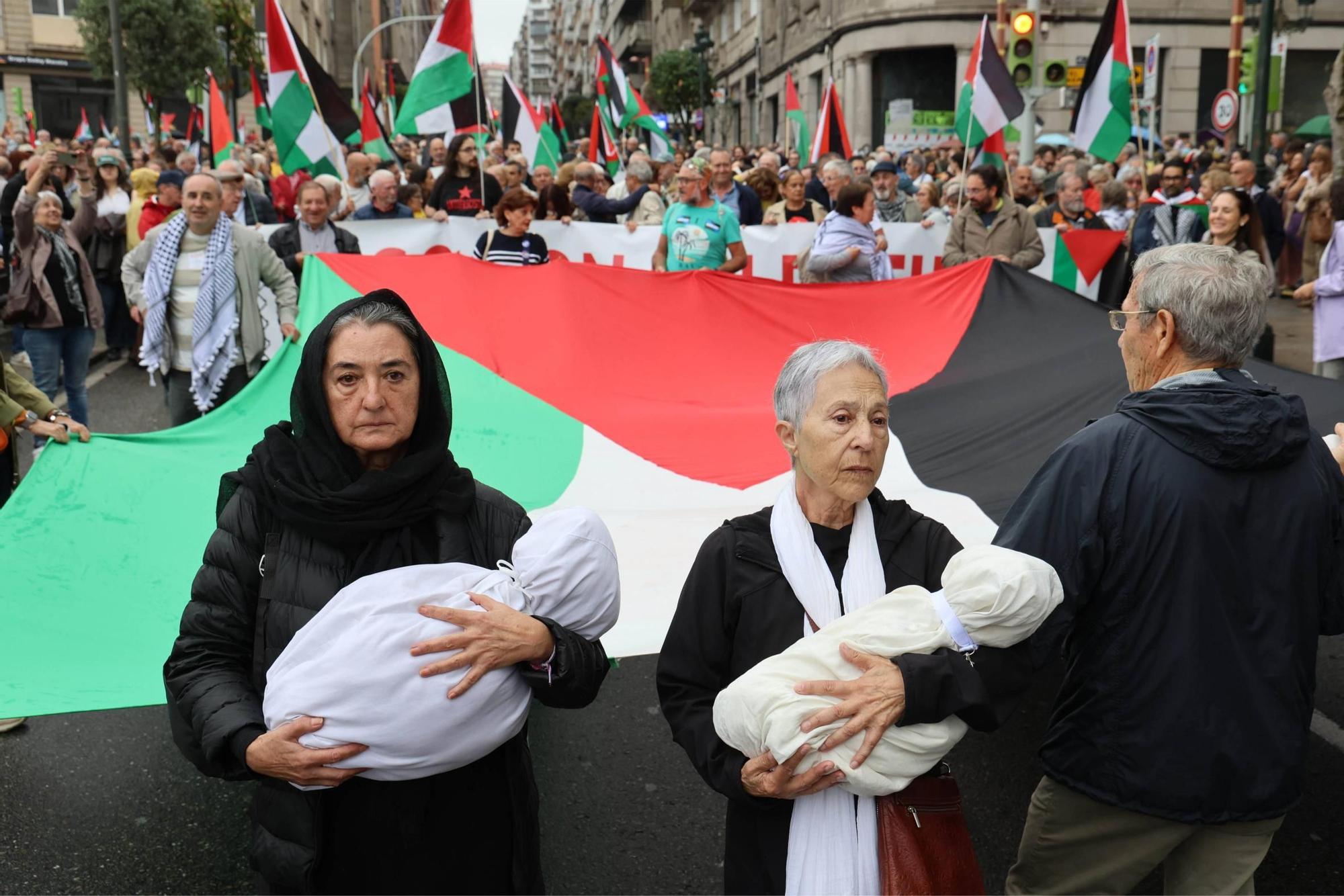 «Vigo con Palestina»: miles de personas toman la ciudad una vez más contra el genocidio