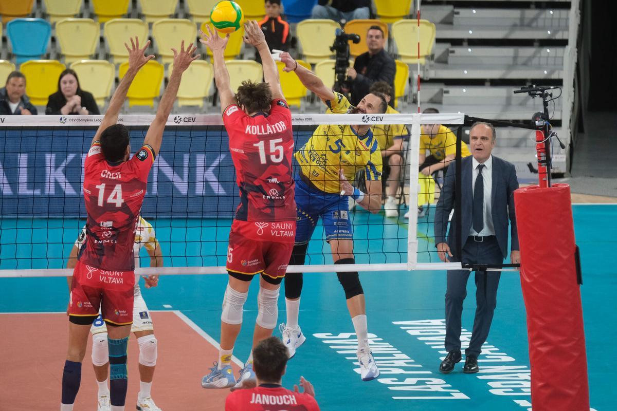 Partido Guaguas-Praga de Champions League