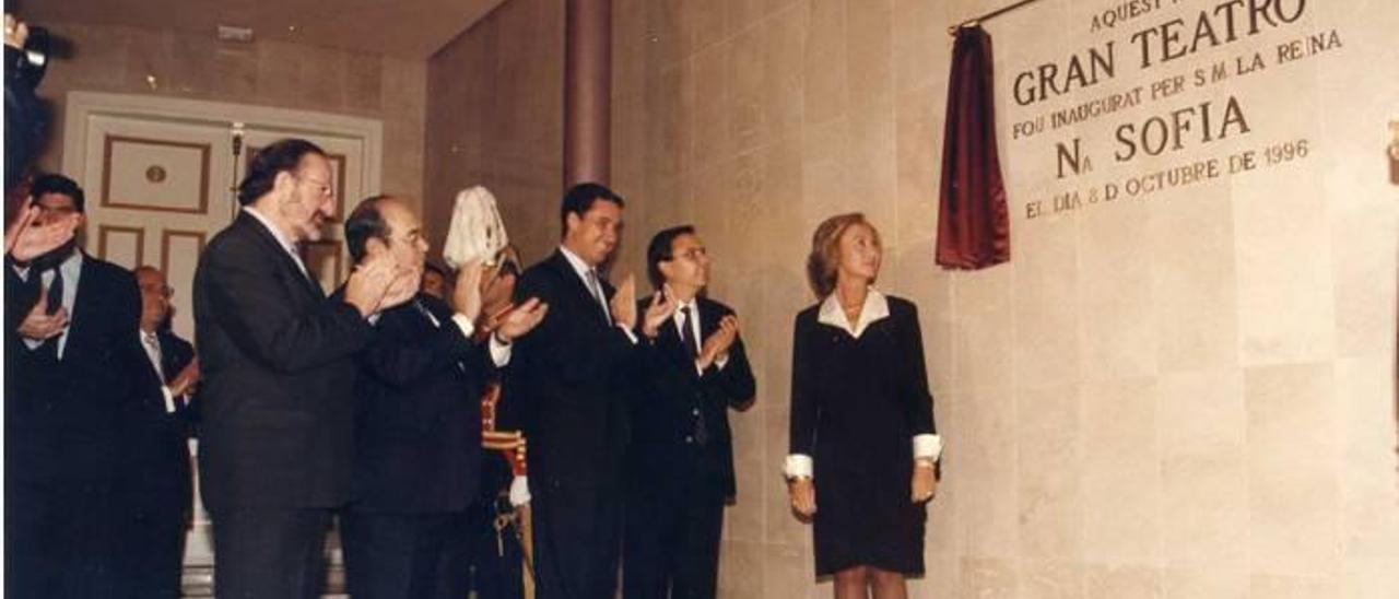 La Reina Sofía inauguró el Gran Teatro en 1996 tras pasar a ser de propiedad municipal