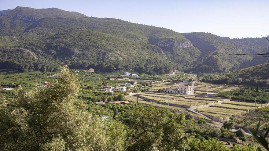 Consell y diputación avalan la alianza de seis pueblos para proteger la Serra de Corbera de los incendios