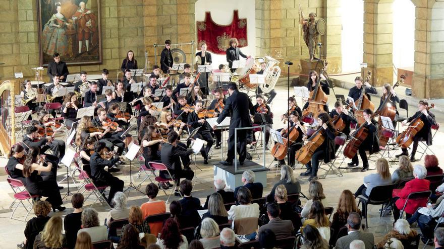 Salvador Vázquez dirige a la orquesta del Conservatorio Superior de Badajoz