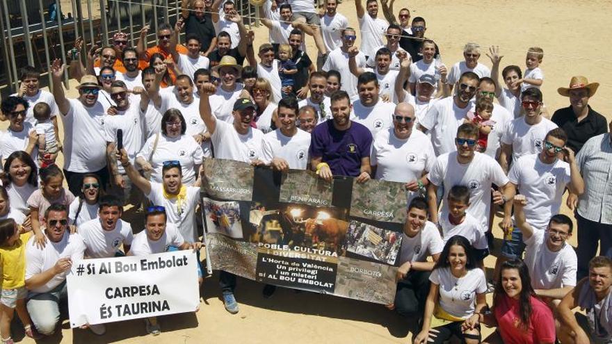 Paellas de &quot;germanor&quot; para reivindicar el «bou embolat»