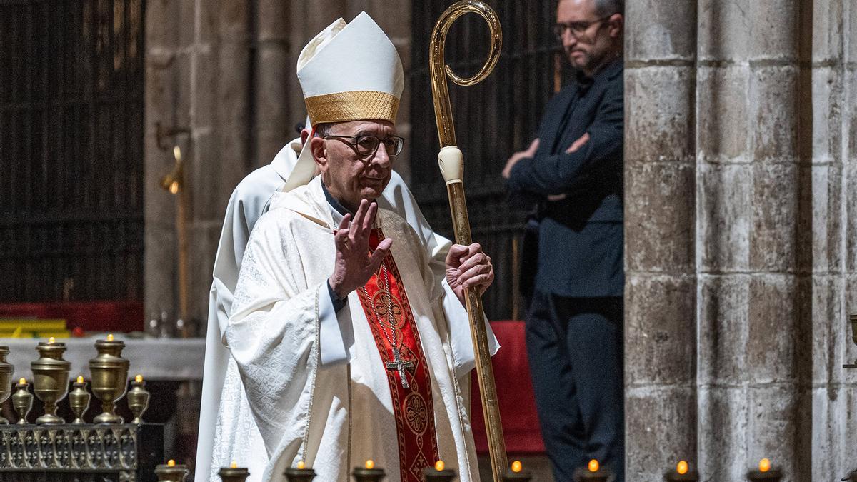 El arzobispo Omella dedica la misa, en la Catedral de Barcelona, al Papa Francisco