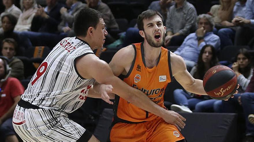 Sergi García, durante un encuentro como taronja.