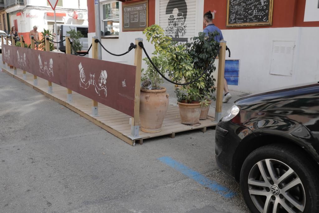 Comienzan a desmontar las terrazas en plazas de aparcamientos en Palma