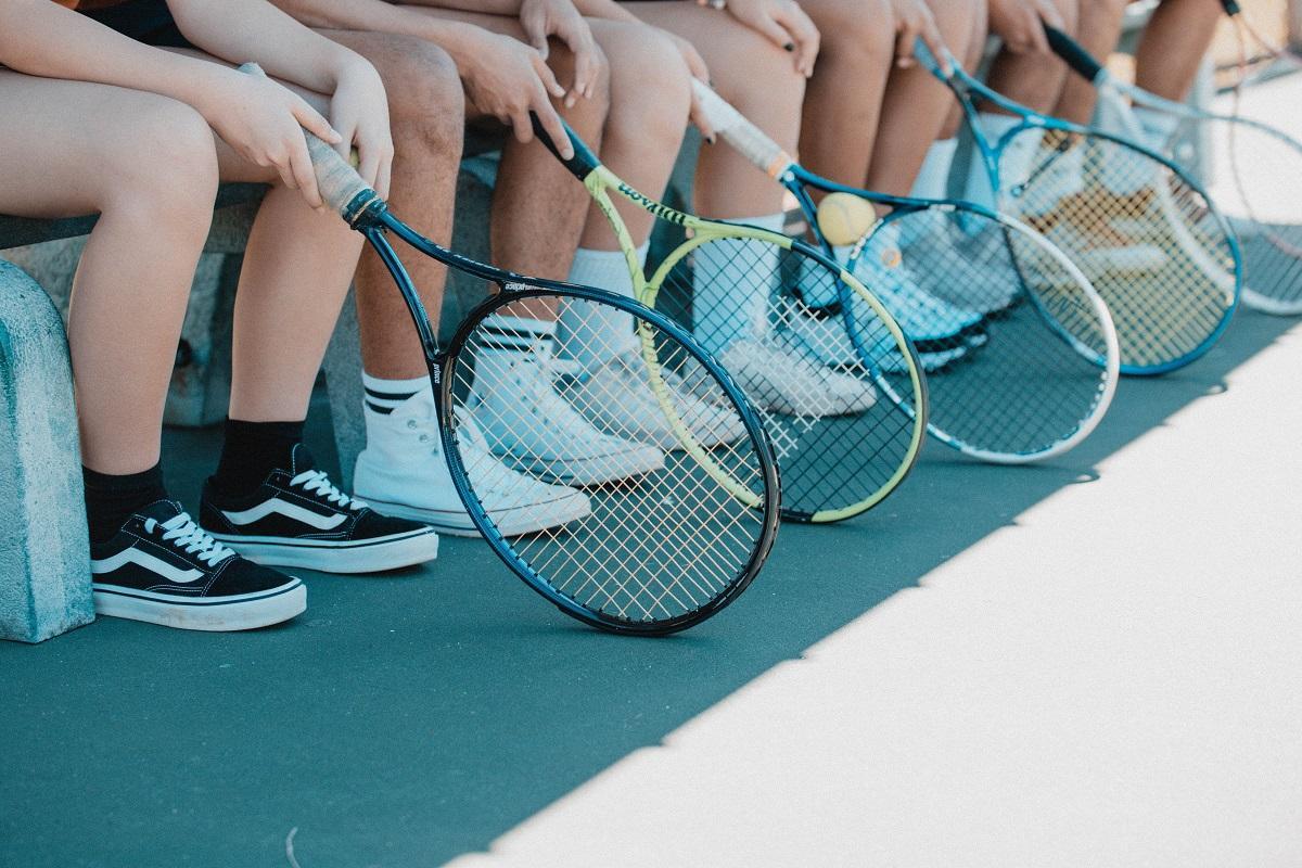 El codo de tenista es muy habitual entre los jugadores amateurs.