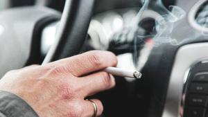 Fumar en el trabajo: por qué cada vez más empresas obligan a recuperar el tiempo de las pausas.