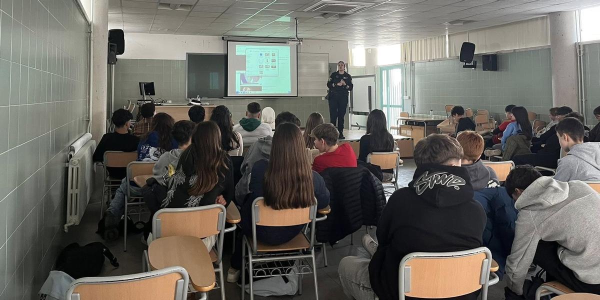 La campaña 'Convivencia en las aulas' acaba de arrancar la edición de este curso y llegará a unos 2.000 estudiantes.