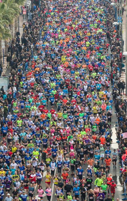 Las mejores imágenes de la 30 edición de la Media Maratón de Santa Pola