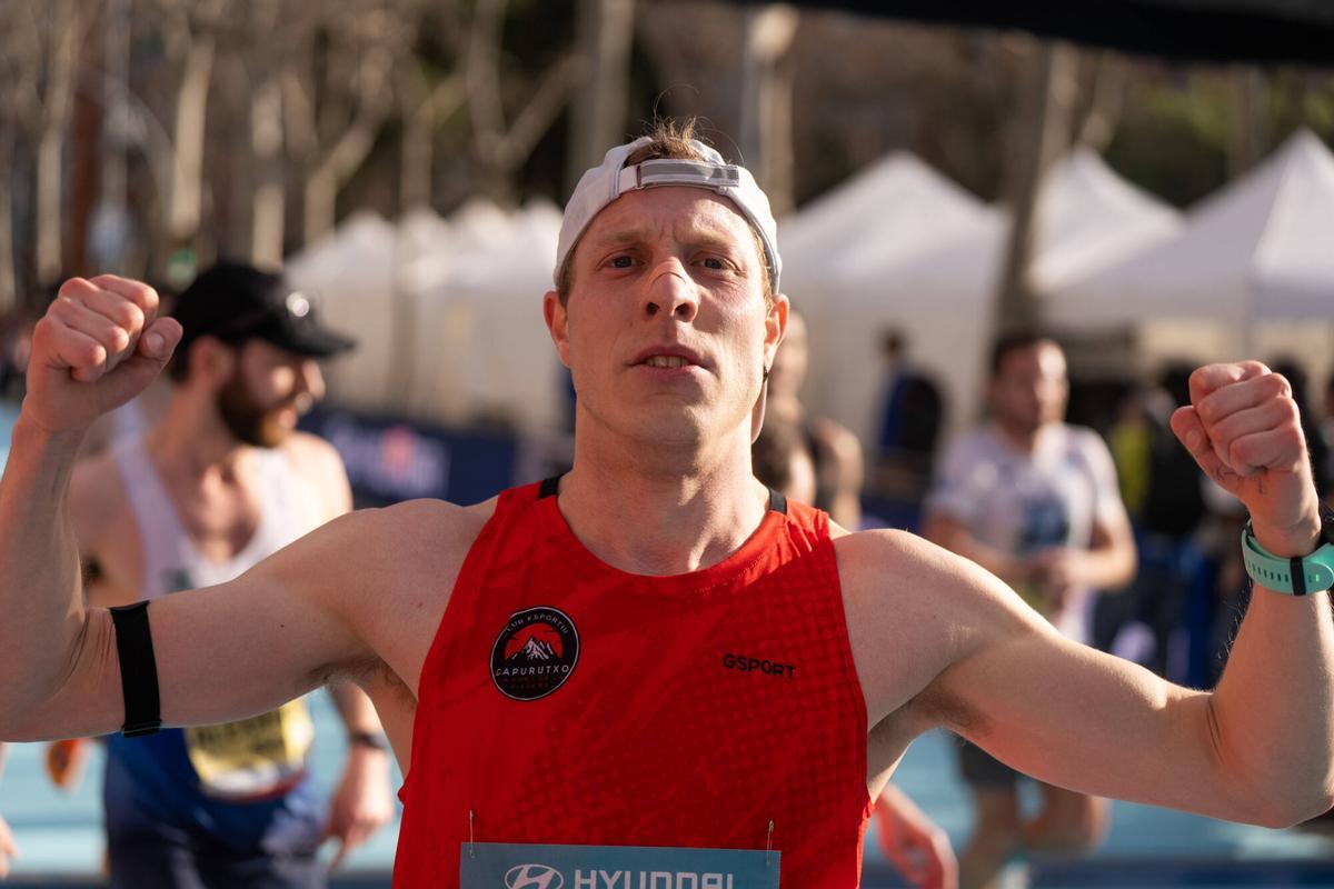 Una celebración en la línea de meta.