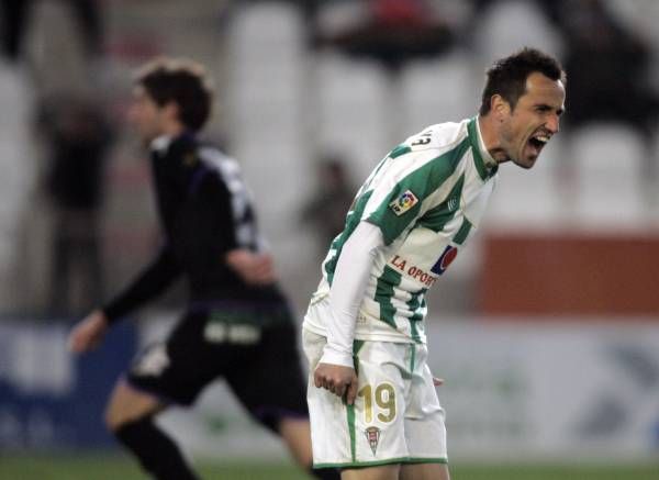 El Córdoba CF vence en el Arcangel por dos a cero al Real Valladolid