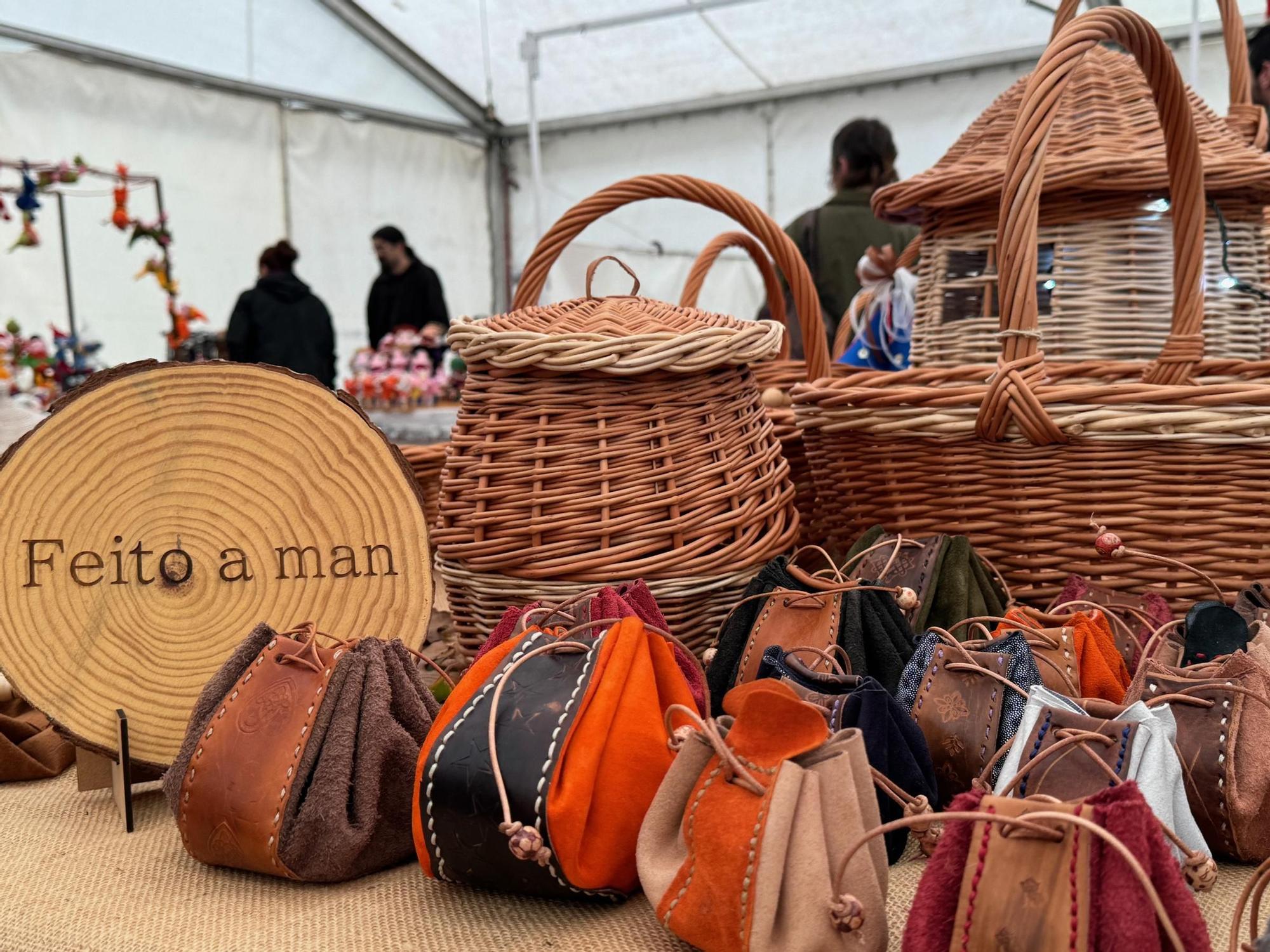 Postos na festa de artesania doutros anos.