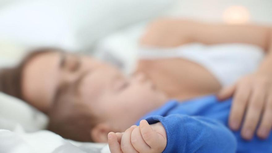 Tania García, educadora, sobre las consecuencias de dormir con tus hijos: 