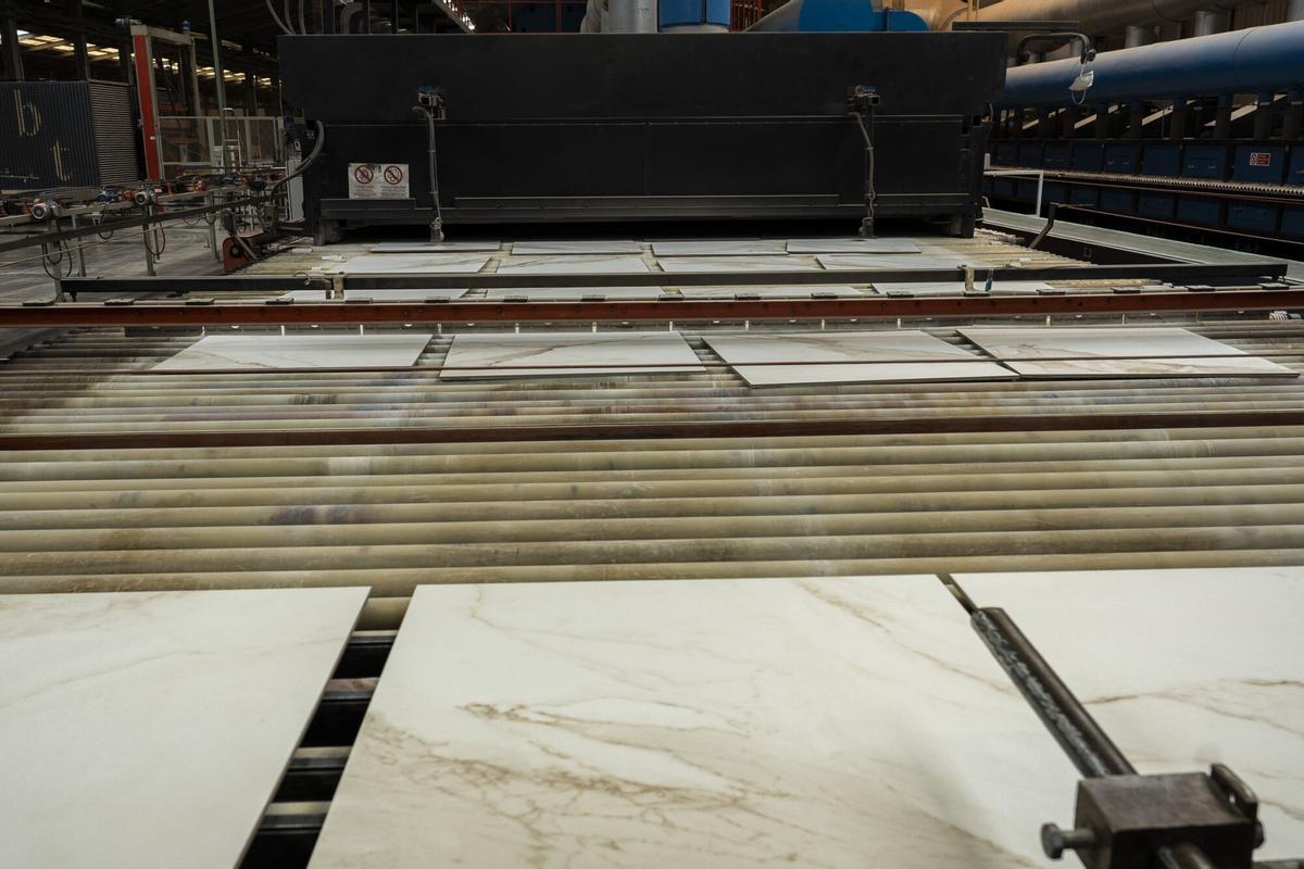 ARCHIVO / Fabrica de azulejos Azteca, en Alcora, Castellon. Empresas azulejeras. fábrica de cerámica. empresa AZTECA