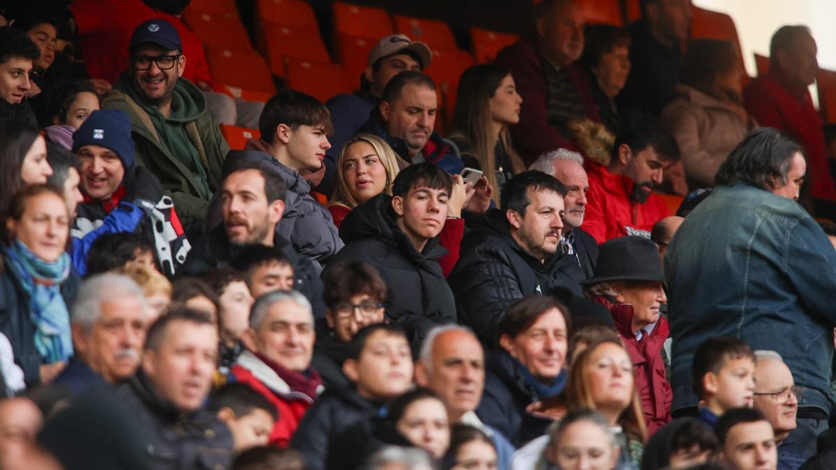 Búscate en las gradas de Mestalla durante el entrenamiento del Valencia CF