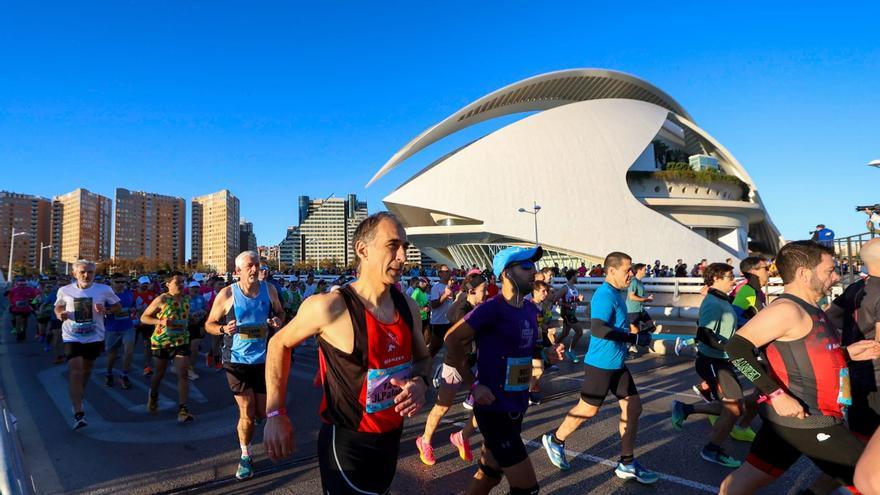 Maratón Valencia: El paso de los corredores por la ciudad