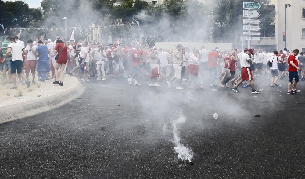 La policía disuelve una pelea de ultras polacos