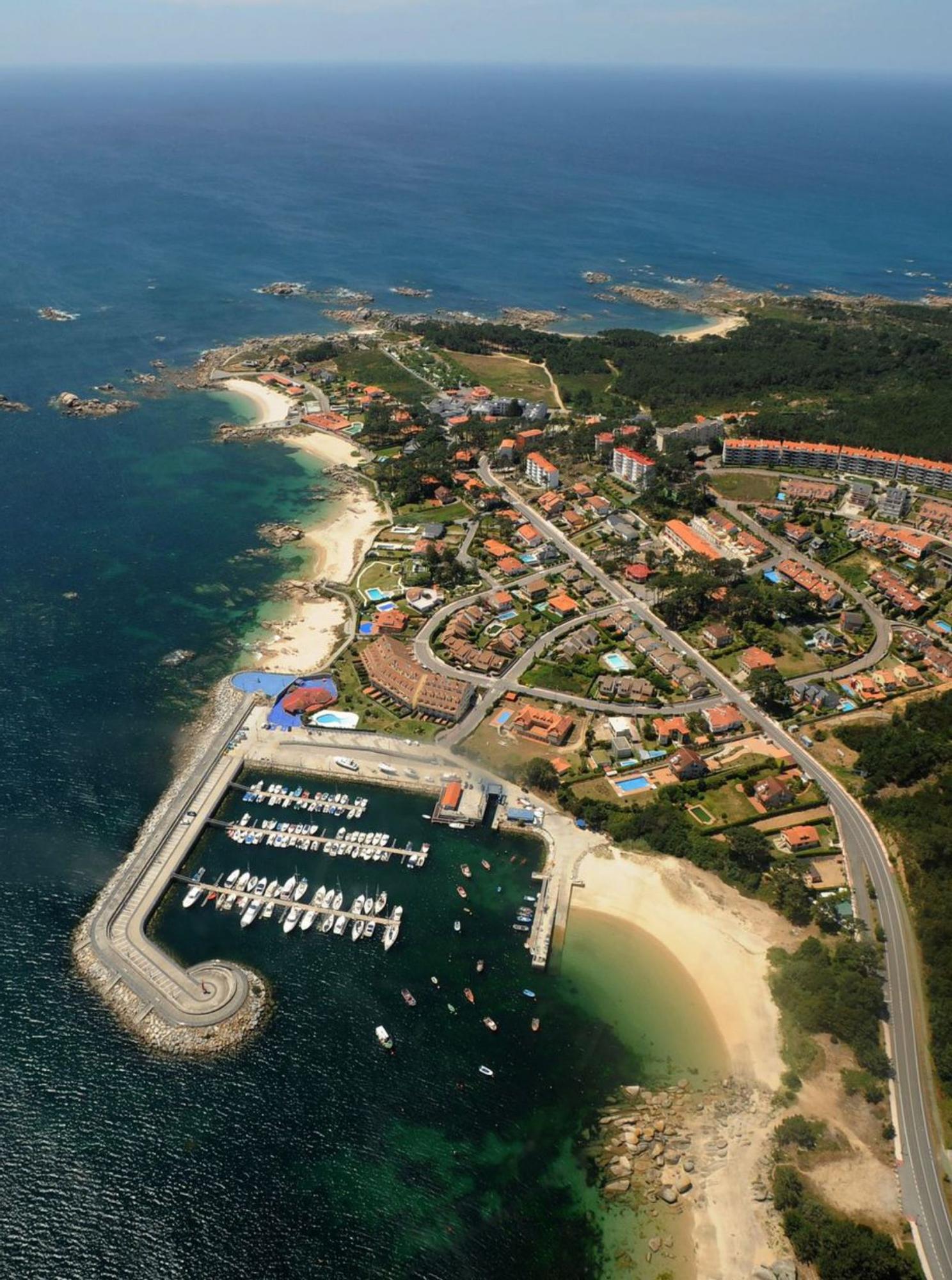 Una vista aérea del puerto de Pedras Negras, en San Vicente. 