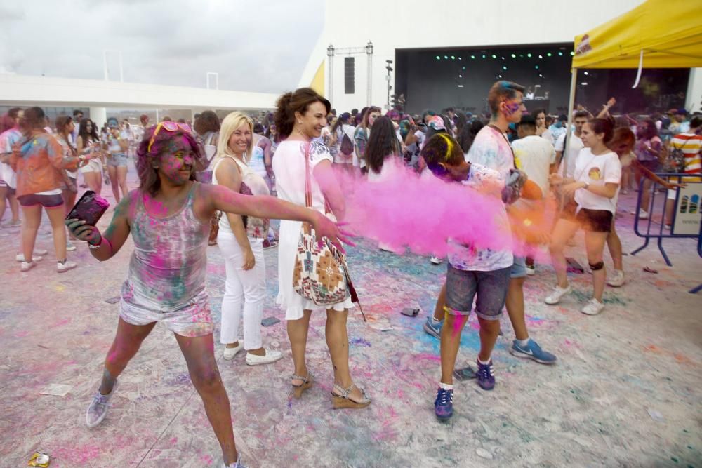 Holi Party en el Niemeyer