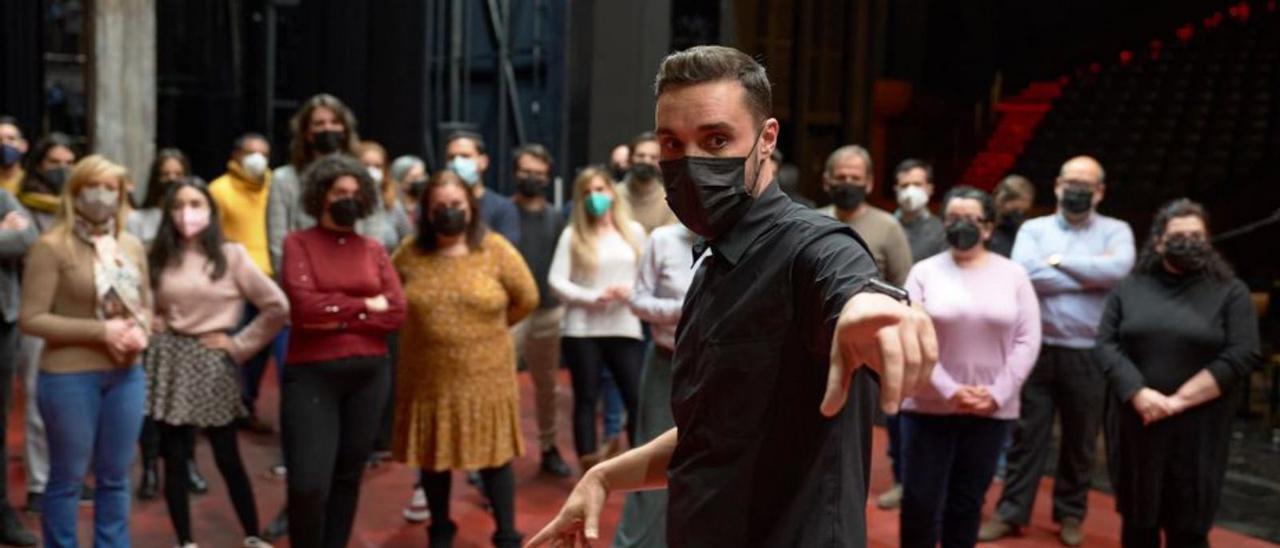 Raúl Vázquez en el teatro de la Maestranza, durante los ensayos. | G. Mendo