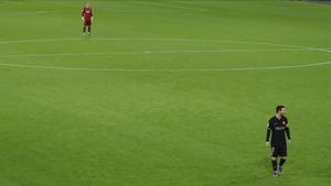 Soccer Football - La Liga Santander - Cadiz v FC Barcelona - Estadio Ramon de Carranza  Cadiz  Spain - December 5  2020 FC Barcelona s Lionel Messi and Marc-Andre ter Stegen REUTERS Jon Nazca