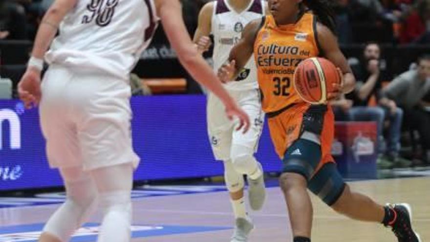 El equipo de Rubén Burgos se esforzó ayer al máximo ante el Sant Adrià en la Fonteta.