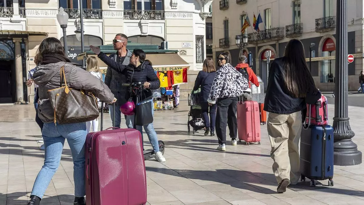 Nuevos récords de empleo: Alicante gana 11.663 afiliados en el mejor marzo de la historia y alcanza su cifra más baja de paro desde 2008