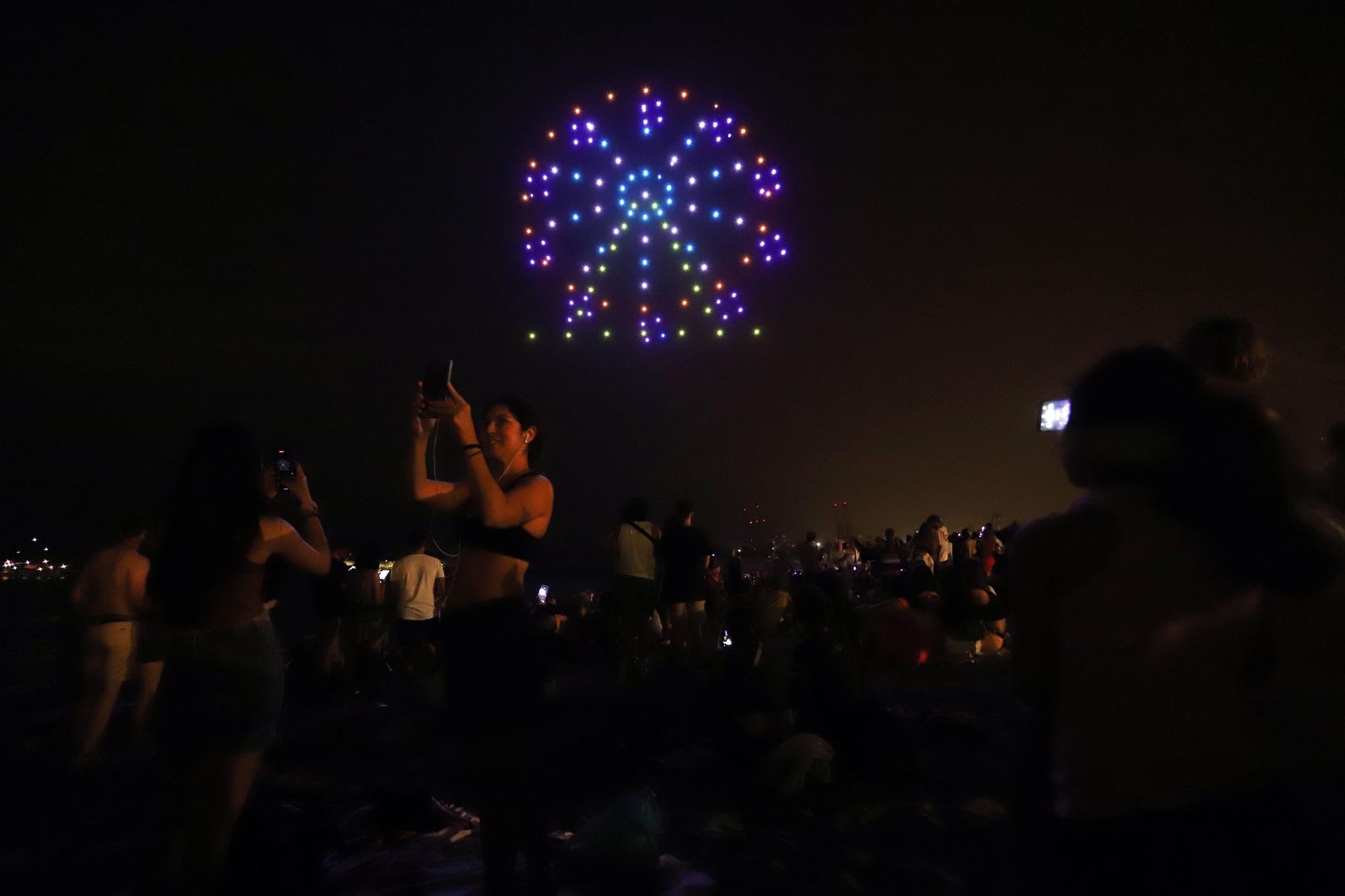 Los fuegos artificiales dan la bienvenida a la Feria de Málaga 2022