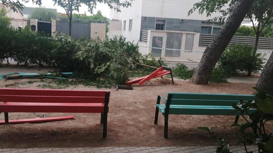 Muere atropellado un anciano cuando estaba en el banco de un parque de Torrent