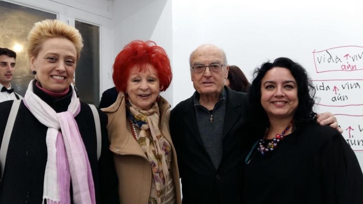 Juana de Aizpuru, Luis Gordillo y Begoña M. Deltell, en la inauguración de Aural Madrid.