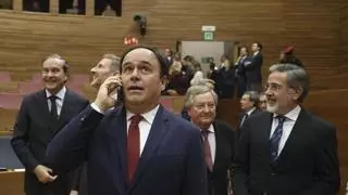 El PP se recupera tras la salida de Mazón y mantendría una mayoría sólida con Vox