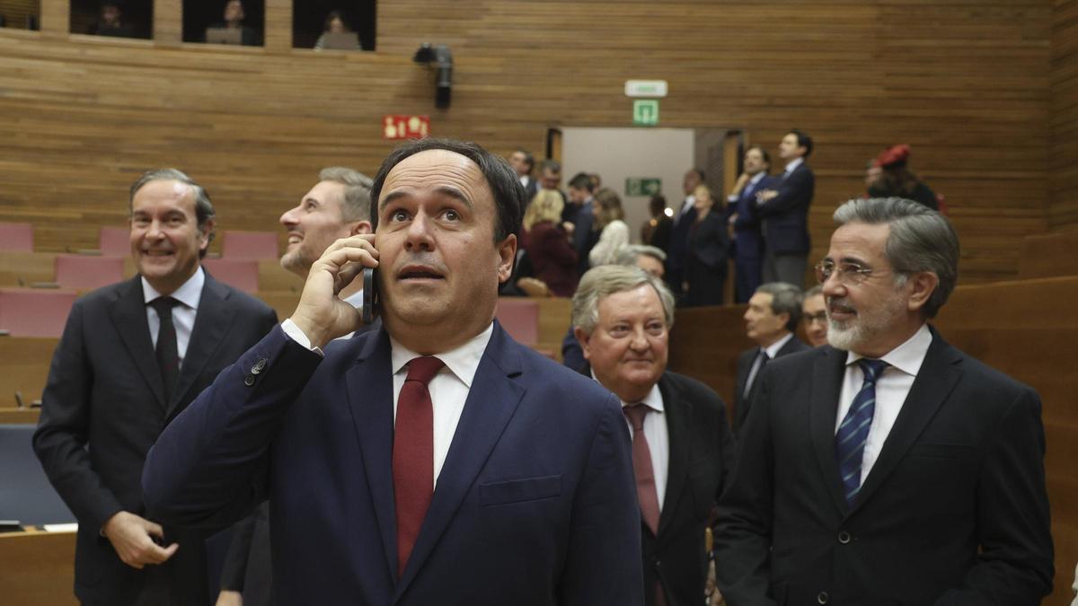 Encuesta de Prensa Ibérica para la Comunidad Valenciana: El PP se recupera tras la salida de Mazón y mantendría una mayoría sólida con Vox